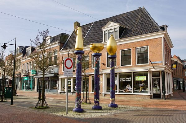 Dokkum, kunstwerk Koornmarkt hoek Grote Breedstraat