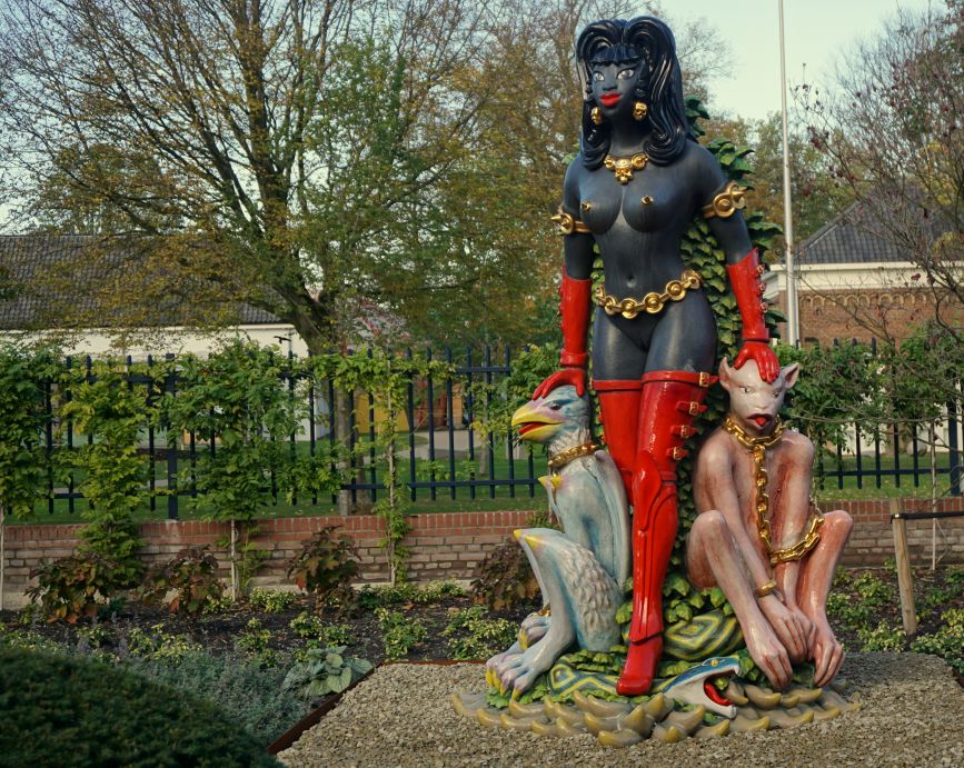 beeld in de tuin keramiek museum Princessehof Leeuwarden