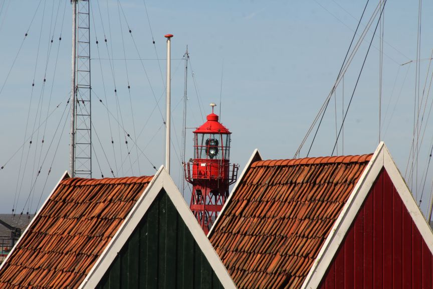 lichtschip tussen loodsen Nieuwe Willemskade, Harlingen